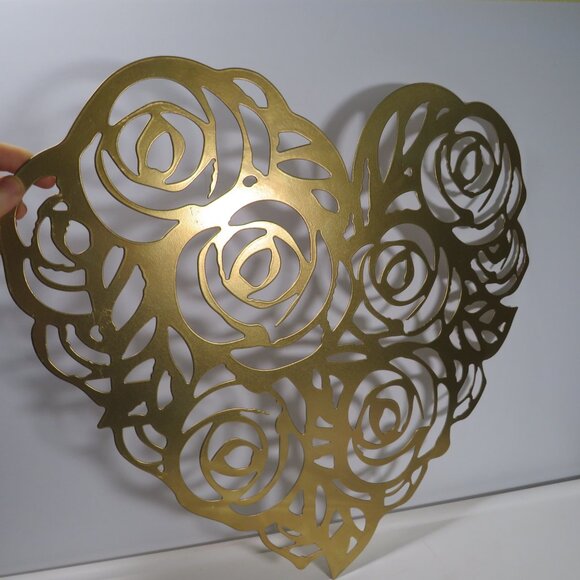 Metal Gold Roses in Heart Shape Laser Cut finished all sides Wedding or Decor - Picture 2 of 8